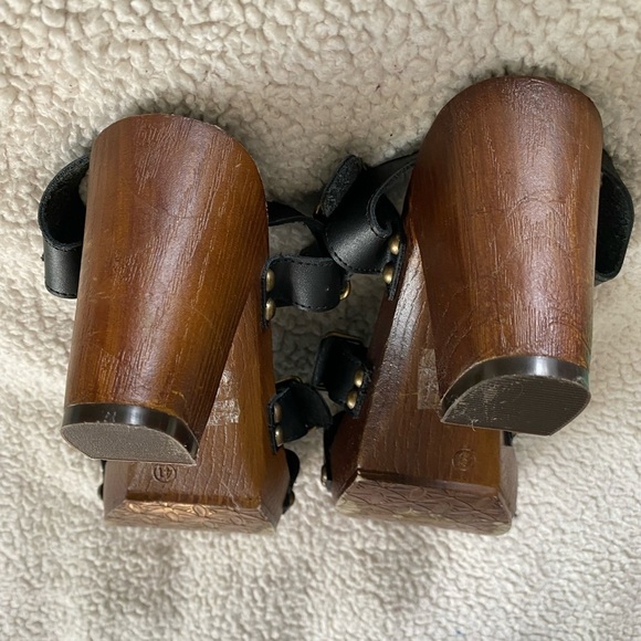 Retro style sandals with adjustable straps and block heel Size: 10 - XL - Picture 8 of 11